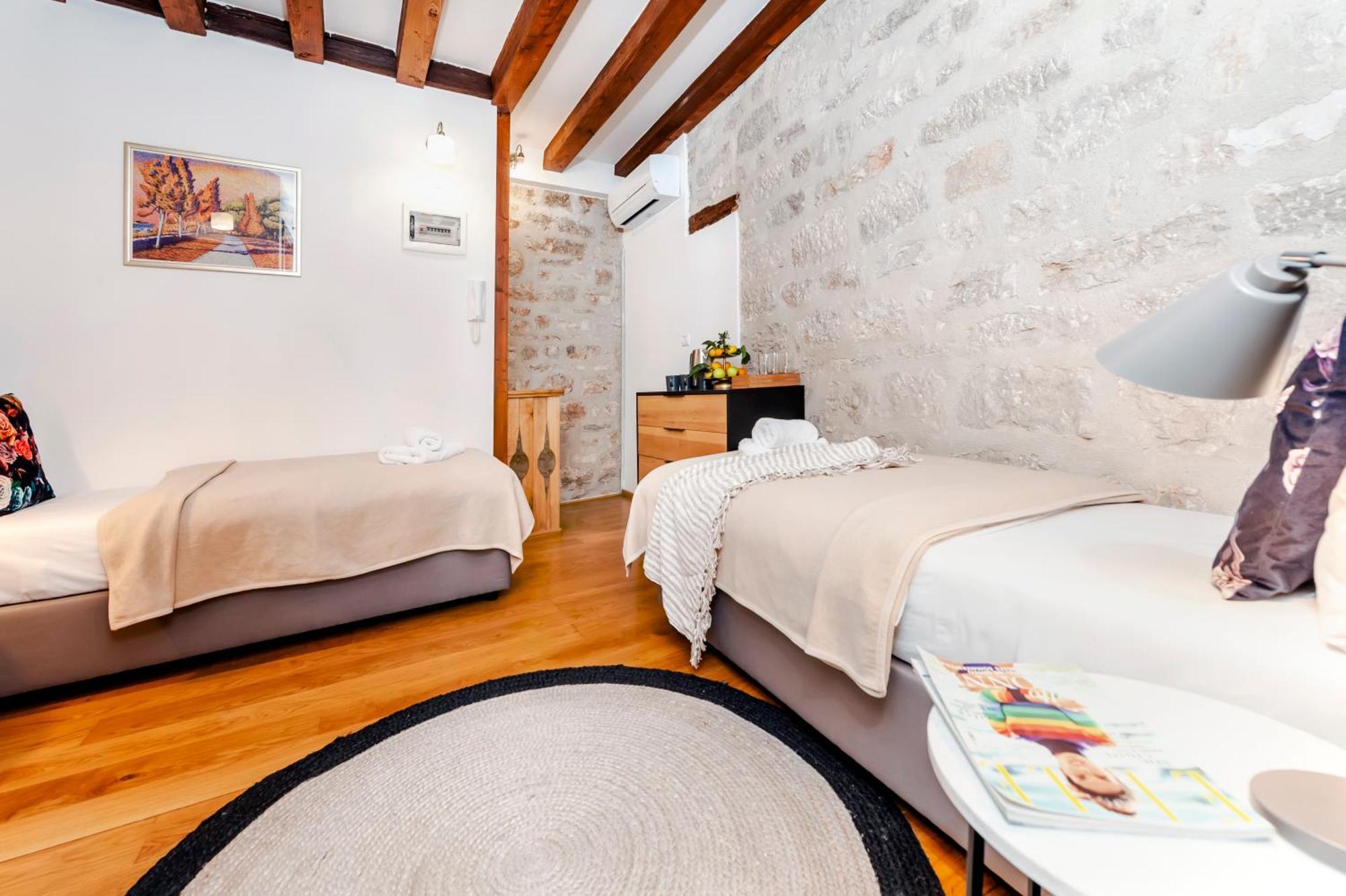 Noemi'S Rooms โรวีน ห้อง รูปภาพ