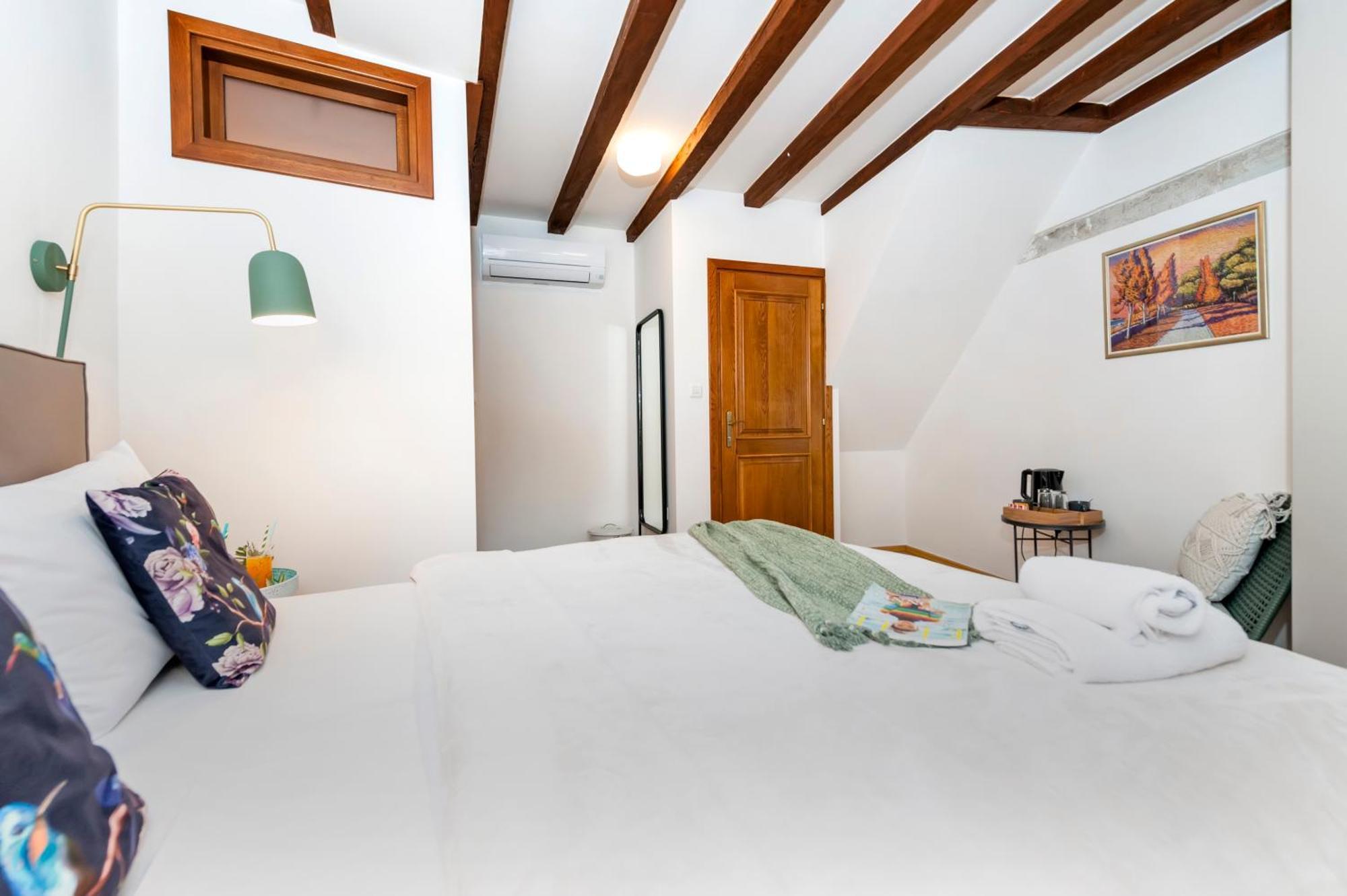 Noemi'S Rooms โรวีน ห้อง รูปภาพ