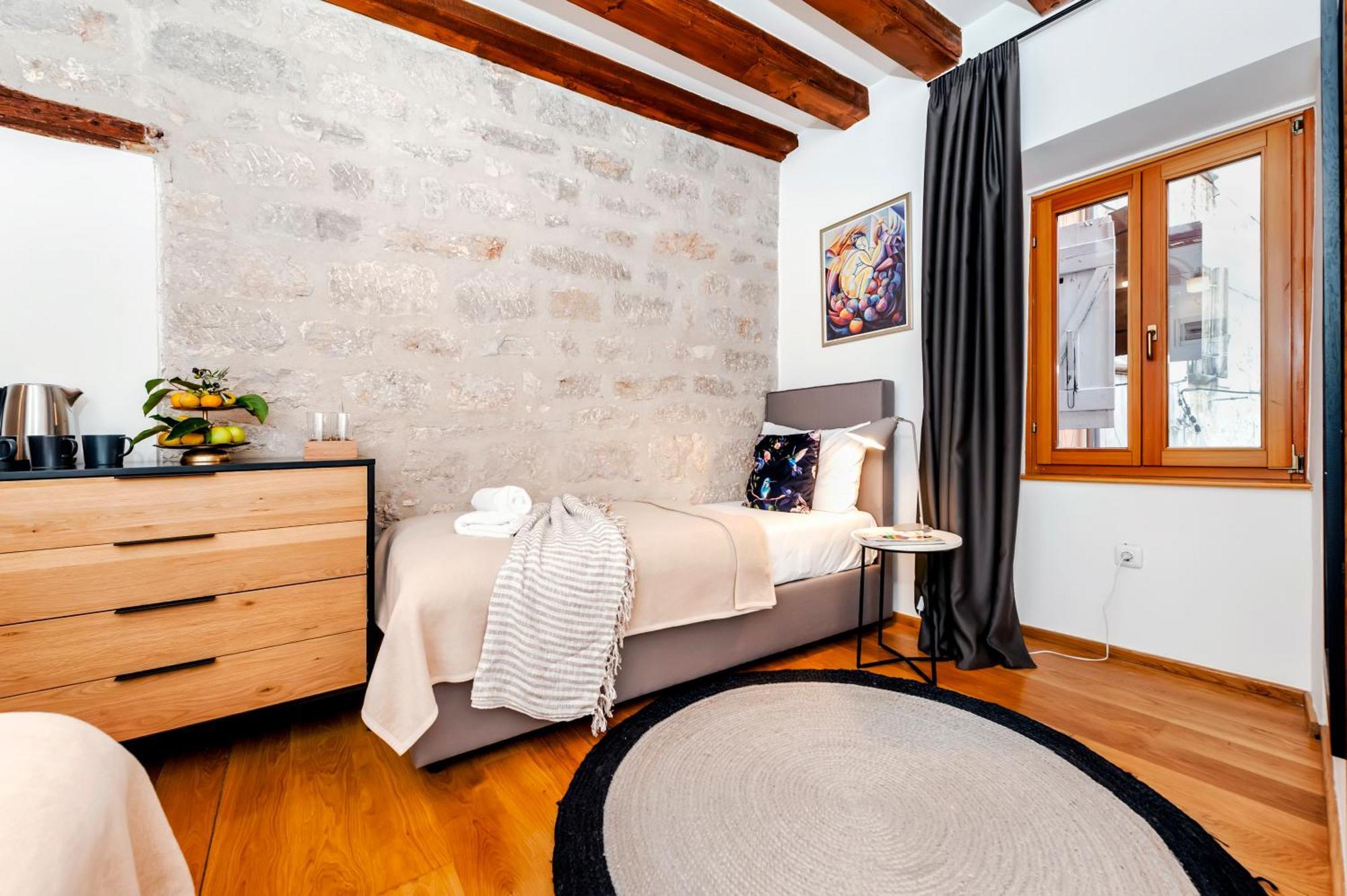 Noemi'S Rooms โรวีน ห้อง รูปภาพ