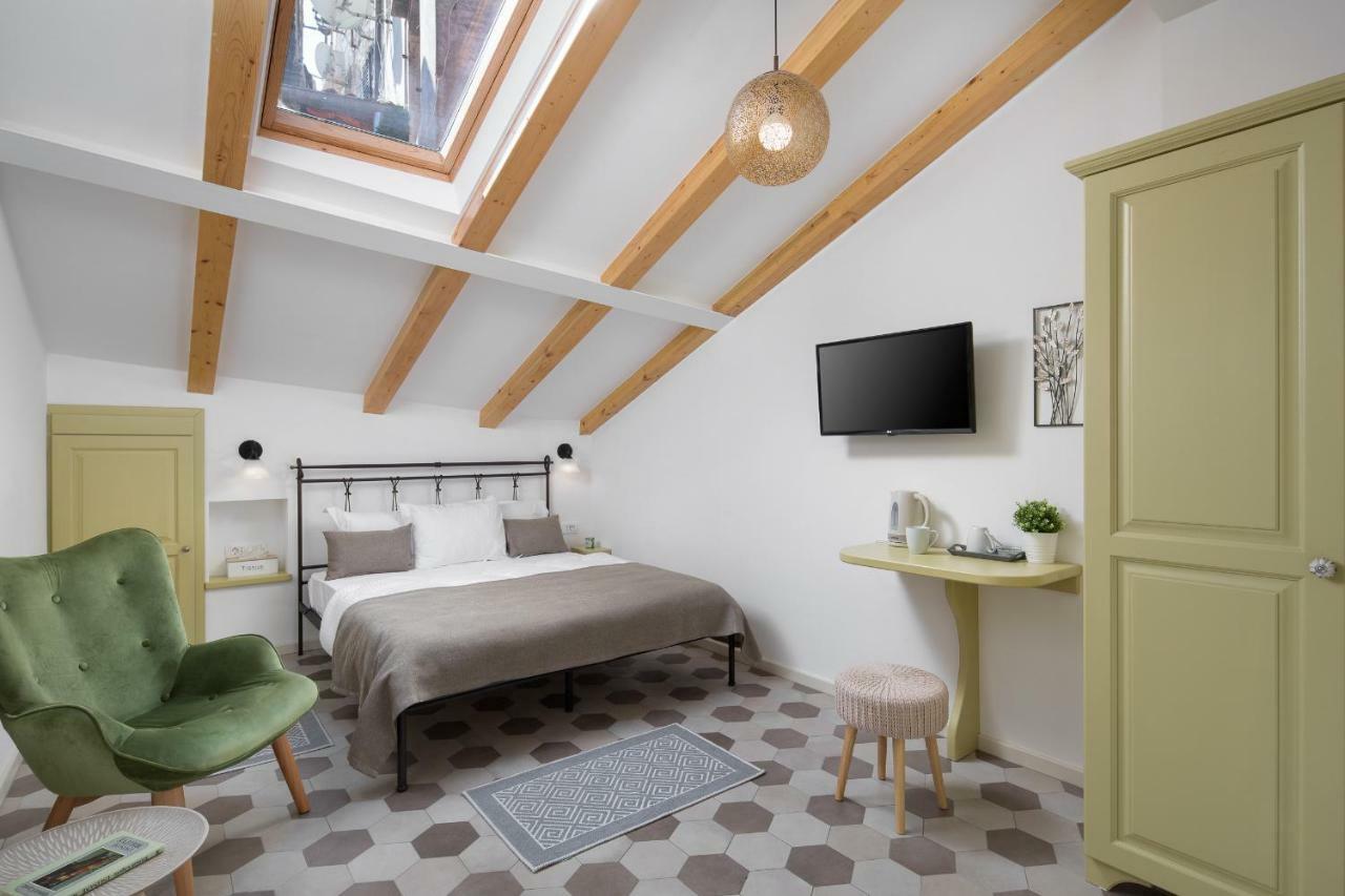 Noemi'S Rooms โรวีน ภายนอก รูปภาพ