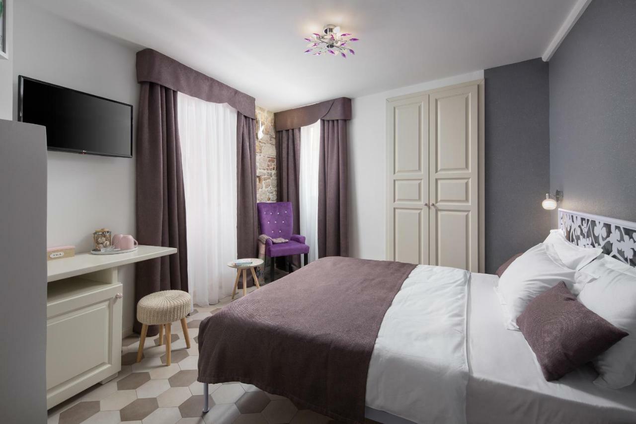 Noemi'S Rooms โรวีน ภายนอก รูปภาพ