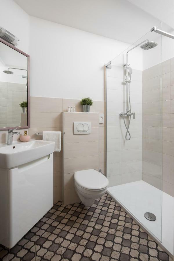 Noemi'S Rooms โรวีน ภายนอก รูปภาพ